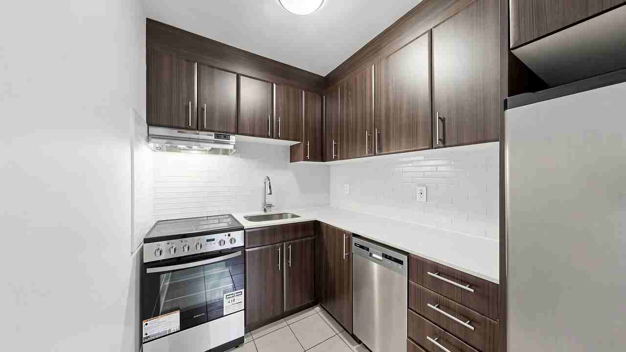 Metropolitan Apartments - Photo 4 of 22