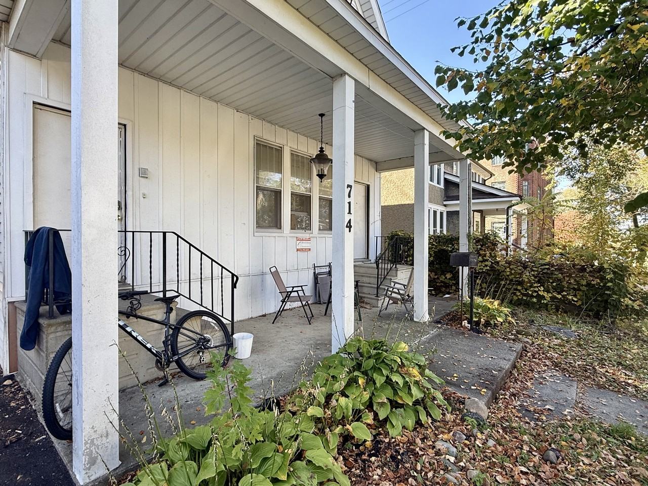 714 Lawrence St #1 - Photo 3 of 20