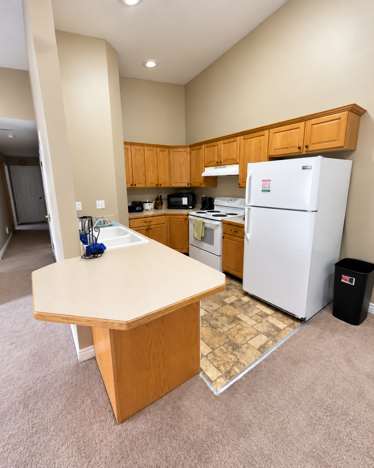 1559 N Riverside Ave - Photo 5 of 17