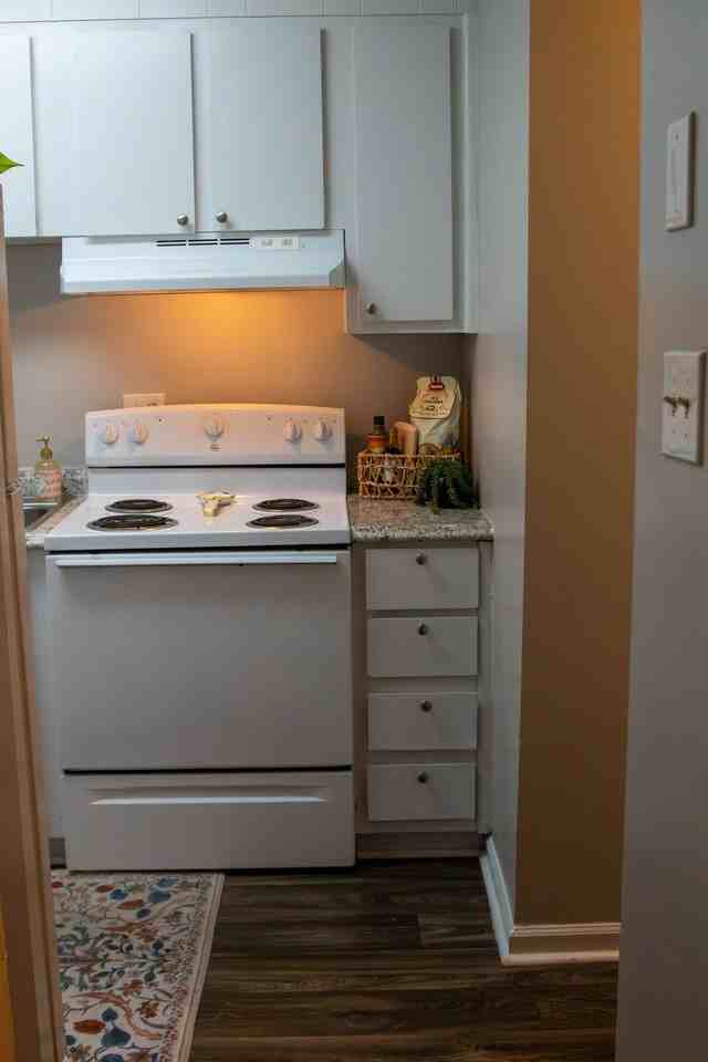 Foxwood Townhomes - Photo 7 of 11