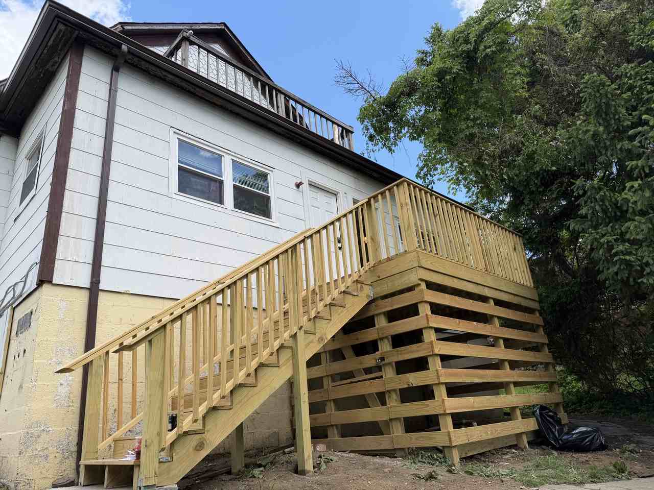 1221 Stuart St #A - Photo 2 of 20