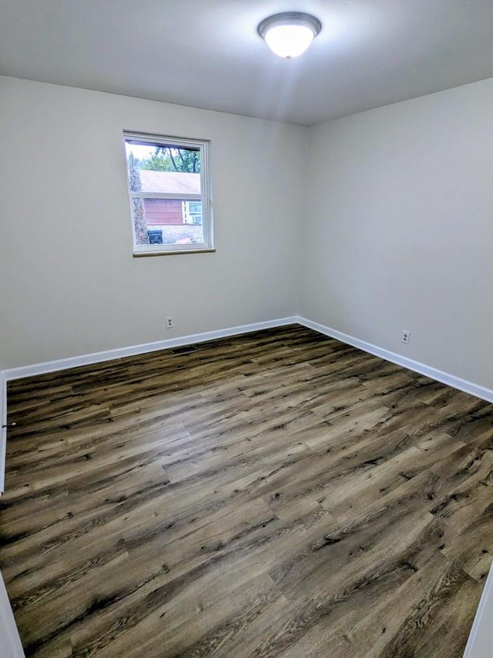 1310 Searcy St #1 - Photo 3 of 7