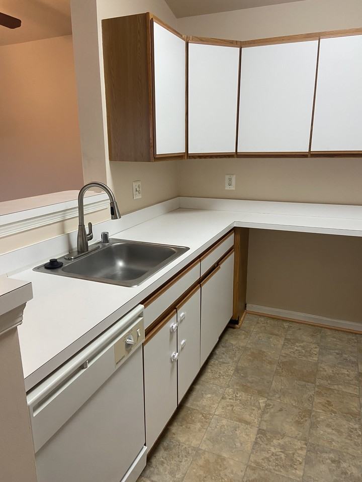 653 Constellation Sq Se #1 - Photo 7 of 11