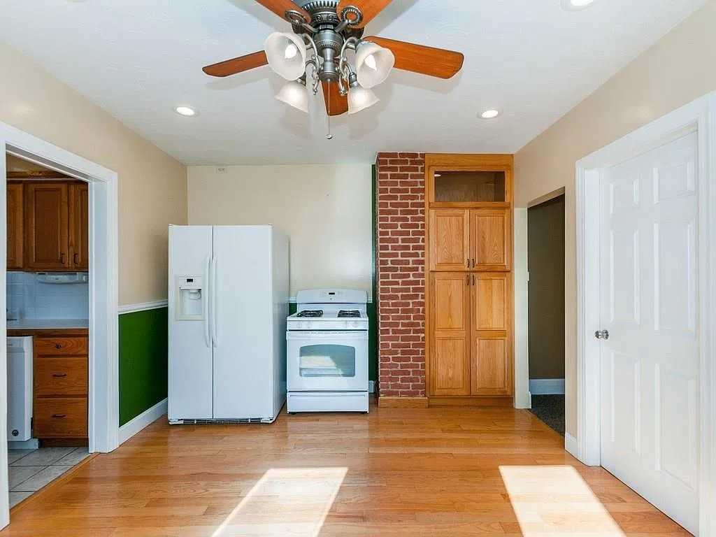 860 Harris Ave #1 - Photo 3 of 16