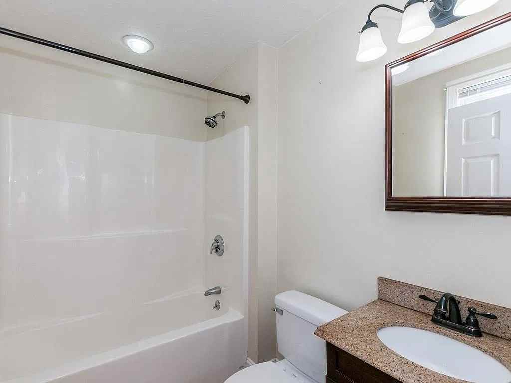 860 Harris Ave #1 - Photo 4 of 16