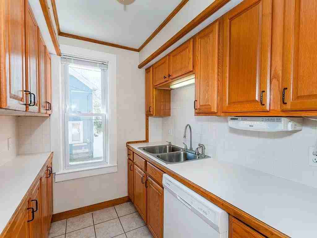 860 Harris Ave #1 - Photo 5 of 16