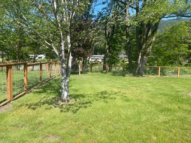 8020 Rogue River Hwy #1 - Photo 3 of 14