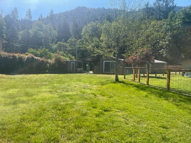 8020 Rogue River Hwy #1 - Photo 5 of 14
