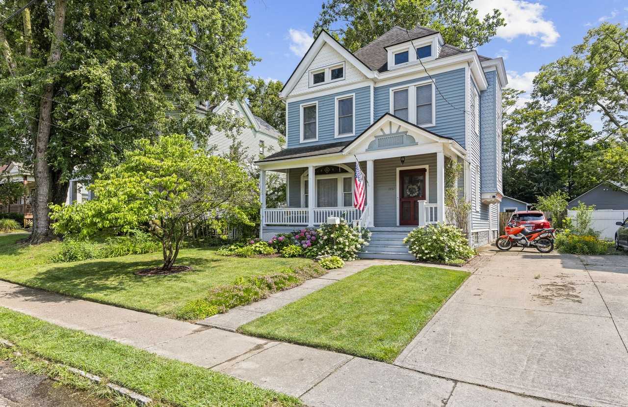 1937 Wayland Ave #1 - Photo 4 of 50
