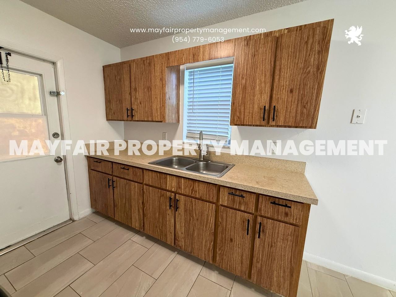 3047 Perry Ave - Photo 2 of 17