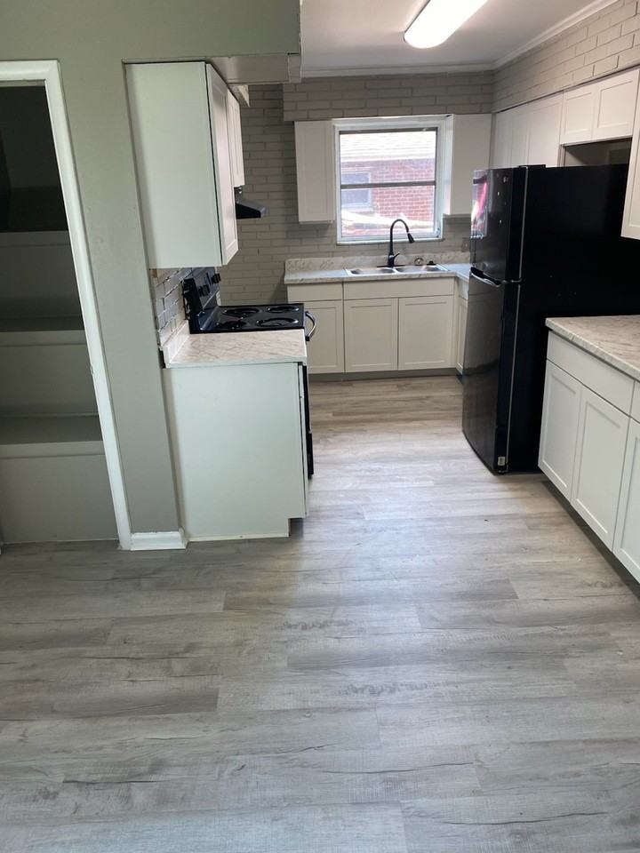 1343 Eldorn Dr #1 - Photo 3 of 10