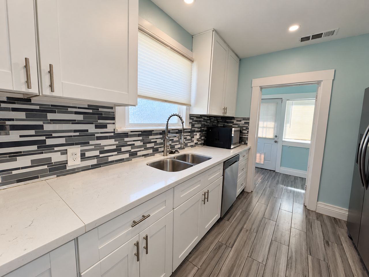 4120 E Kerckhoff Ave #1 - Photo 7 of 17