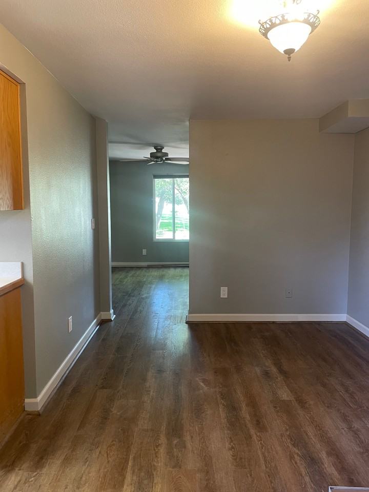 1206 Cree Dr #1 - Photo 3 of 16