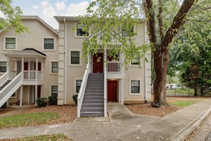 featured image of 210 Appleby Dr #1