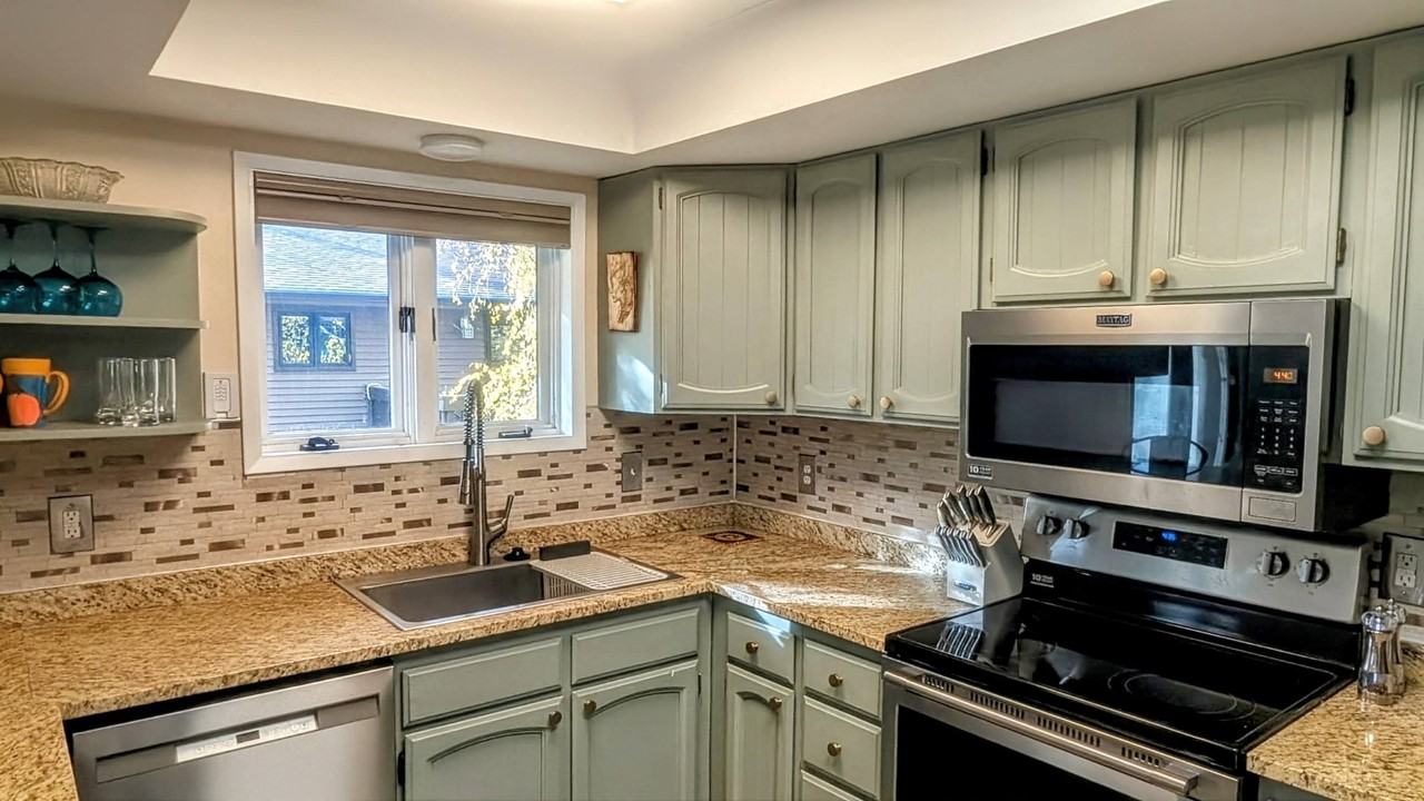 28 Glacier Ave #5 - Photo 5 of 20