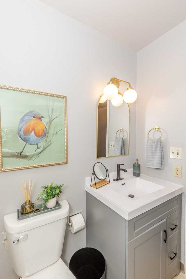 413 4th Ave E #4 - Photo 3 of 7
