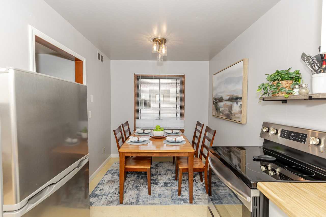 413 4th Ave E #4 - Photo 5 of 7