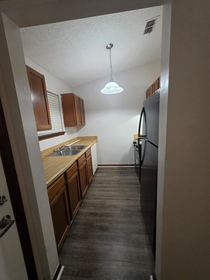 1290 Jefferson AvenueUnit D #1 - Photo 2 of 10