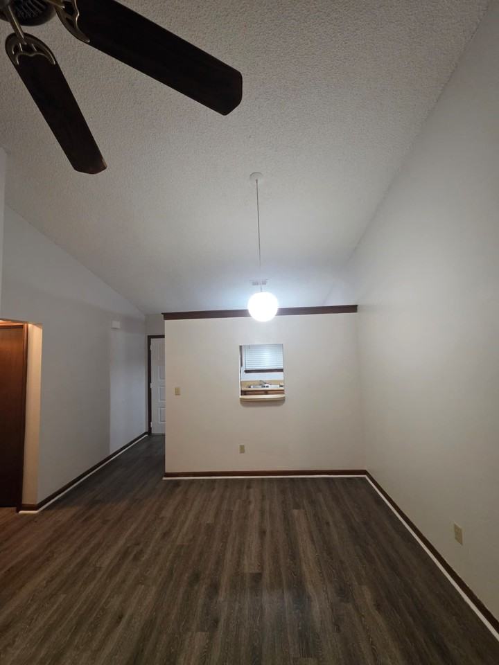 1290 Jefferson AvenueUnit D #1 - Photo 3 of 10