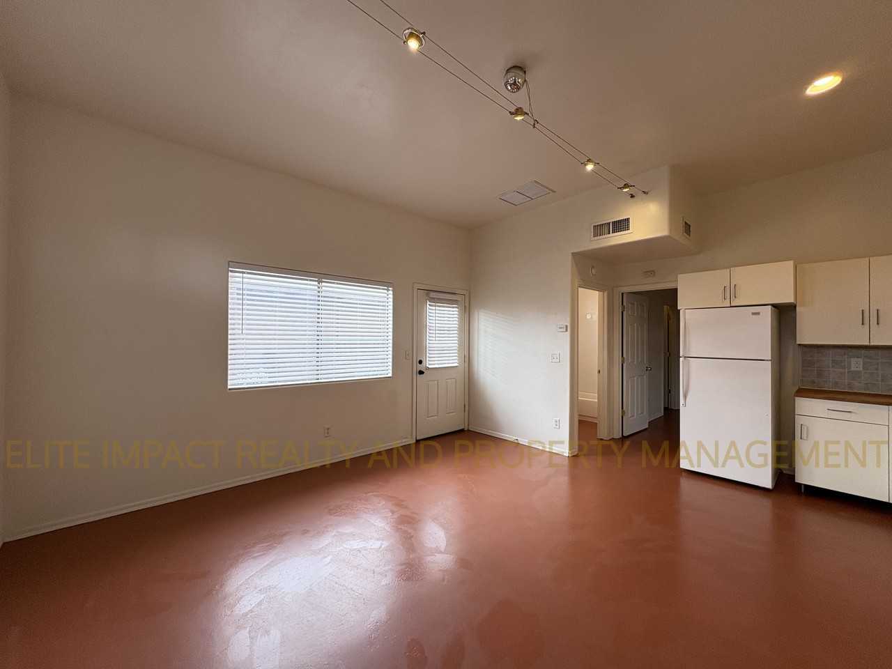 140 E 33rd St #2 - Photo 3 of 11