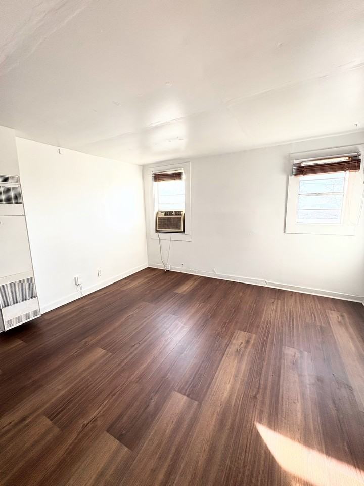 3929 Carver Ave Sw #1 - Photo 3 of 18