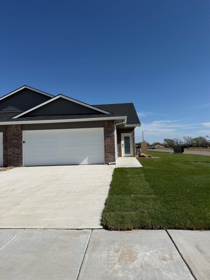 2740 Airman St #200 - Photo 2 of 12