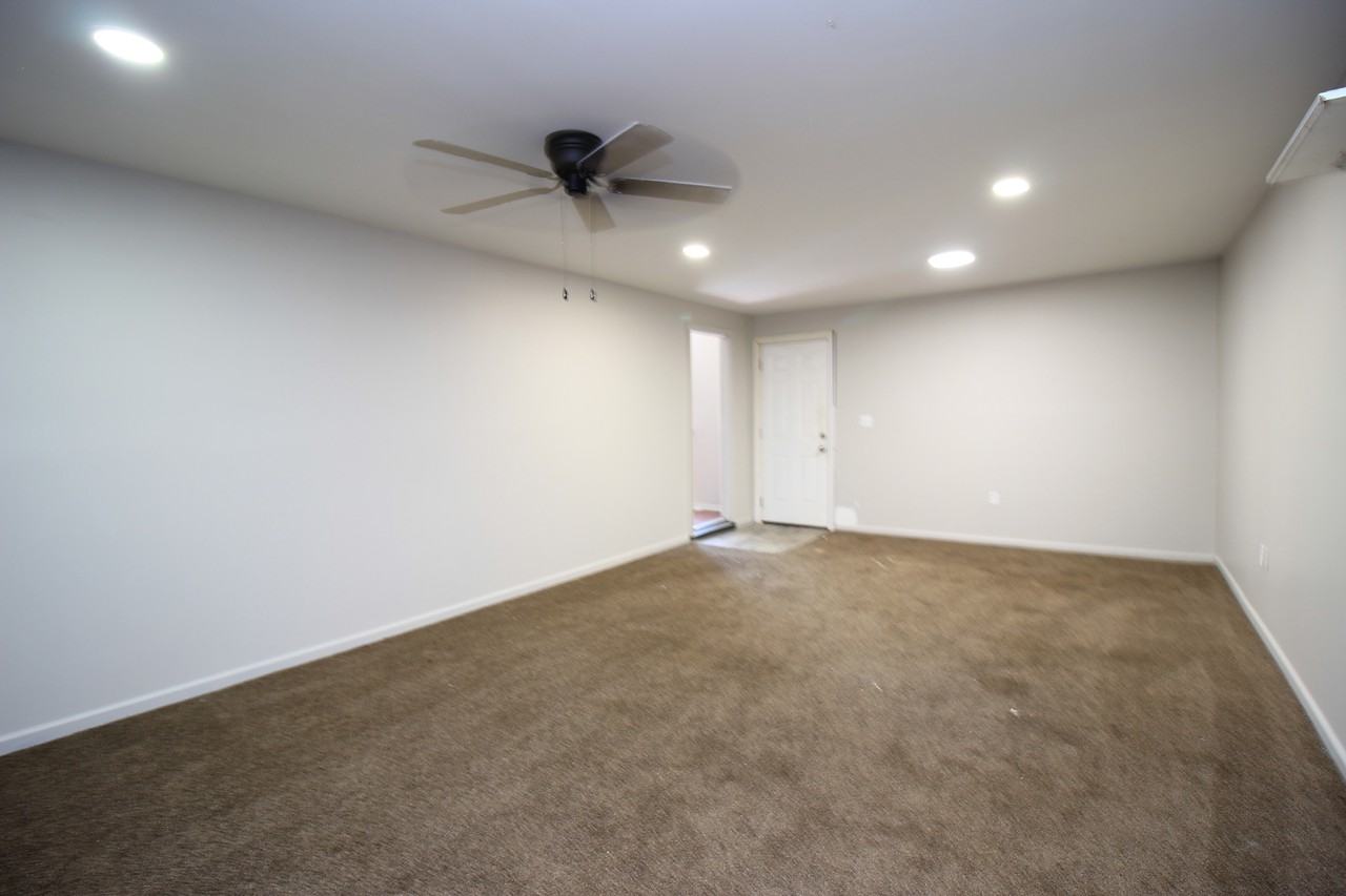 913 13th St #1 - Photo 7 of 9
