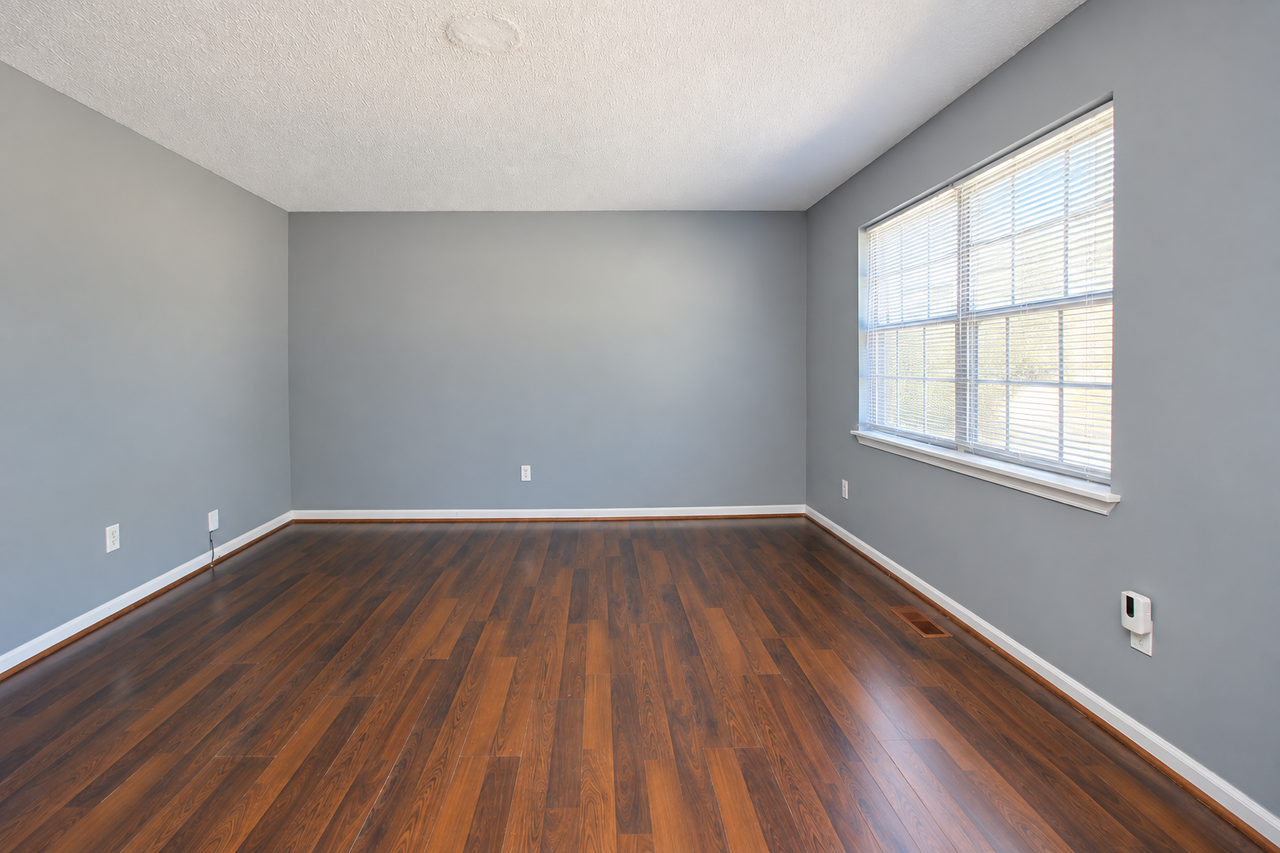 721 14th Ave Nw #1 - Photo 3 of 11