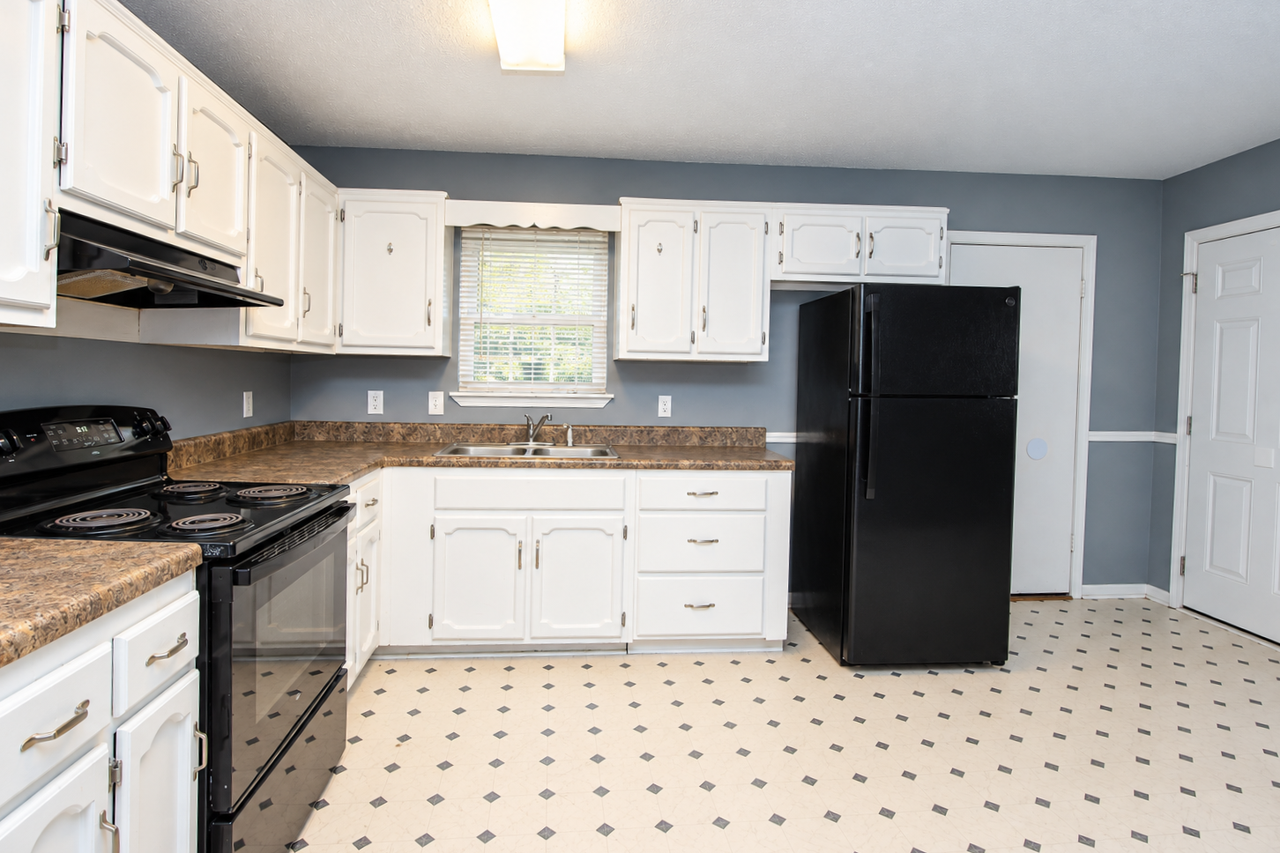 721 14th Ave Nw #1 - Photo 4 of 11