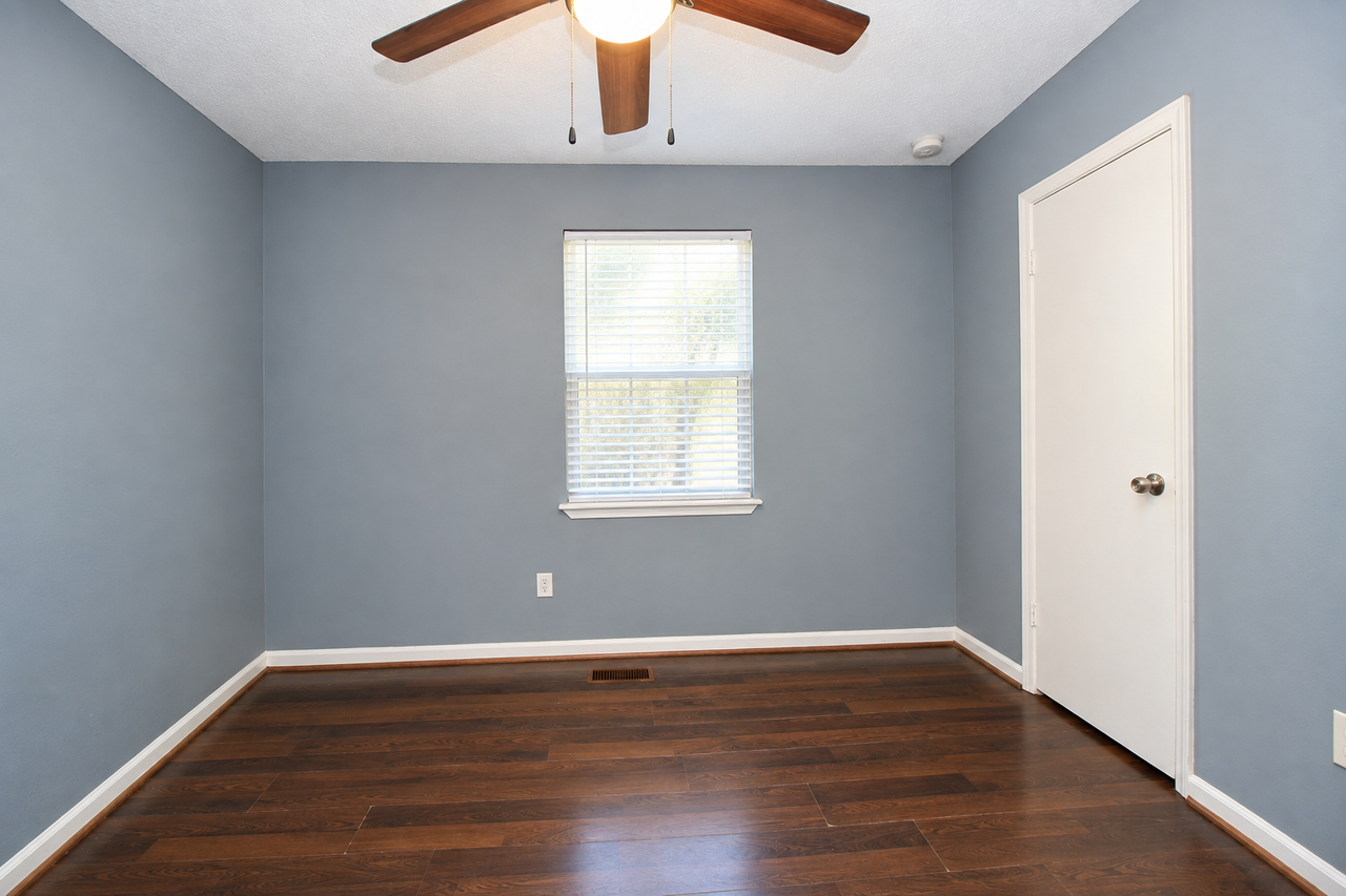 721 14th Ave Nw #1 - Photo 7 of 11