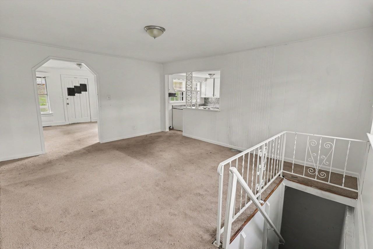 128 Avalon Ave #1 - Photo 3 of 17