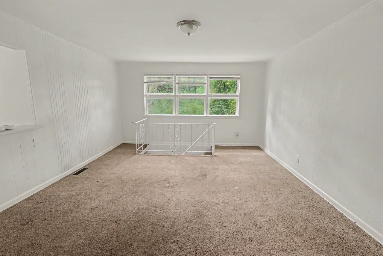 128 Avalon Ave #1 - Photo 4 of 17