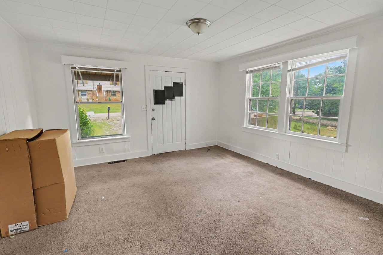 128 Avalon Ave #1 - Photo 5 of 17