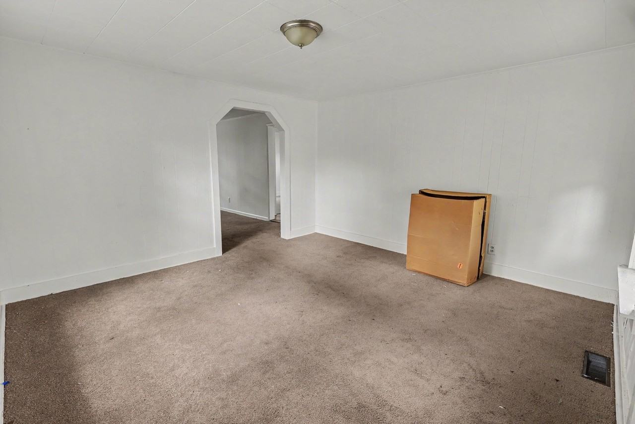 128 Avalon Ave #1 - Photo 6 of 17
