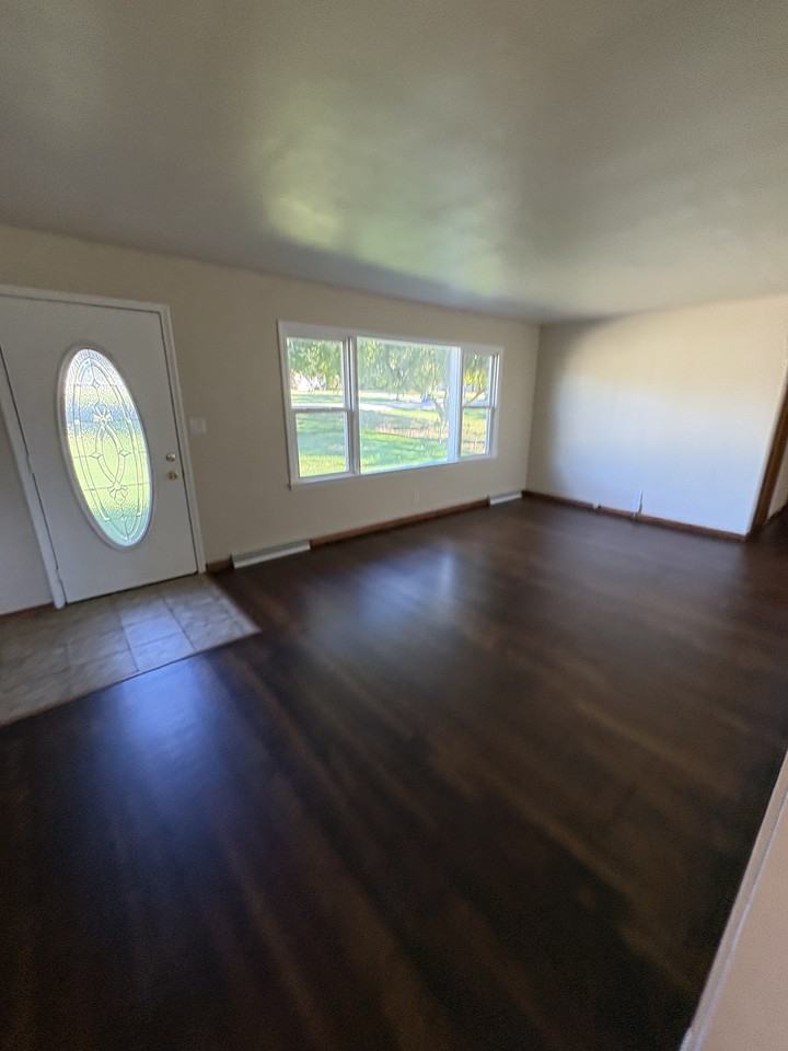 1235 W Semor Dr #1 - Photo 2 of 10