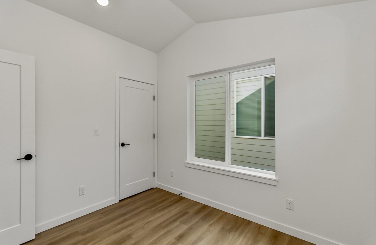 1010B S Donovan St #1 - Photo 3 of 32