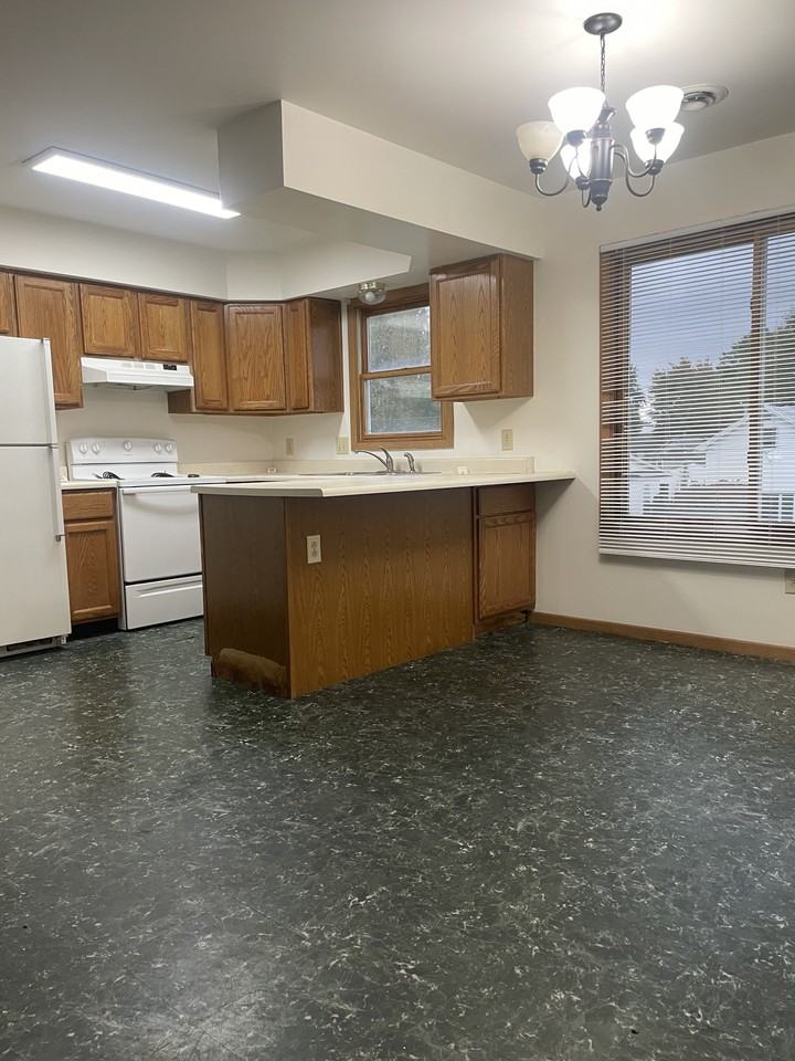 300 Allen Ave #1 - Photo 4 of 10