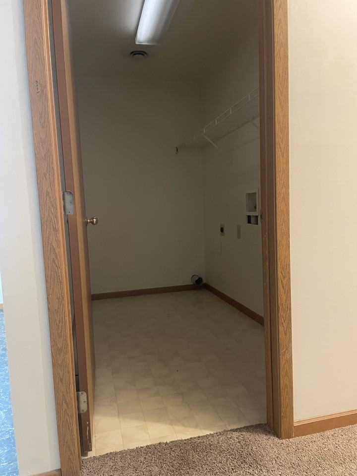 300 Allen Ave #1 - Photo 5 of 10