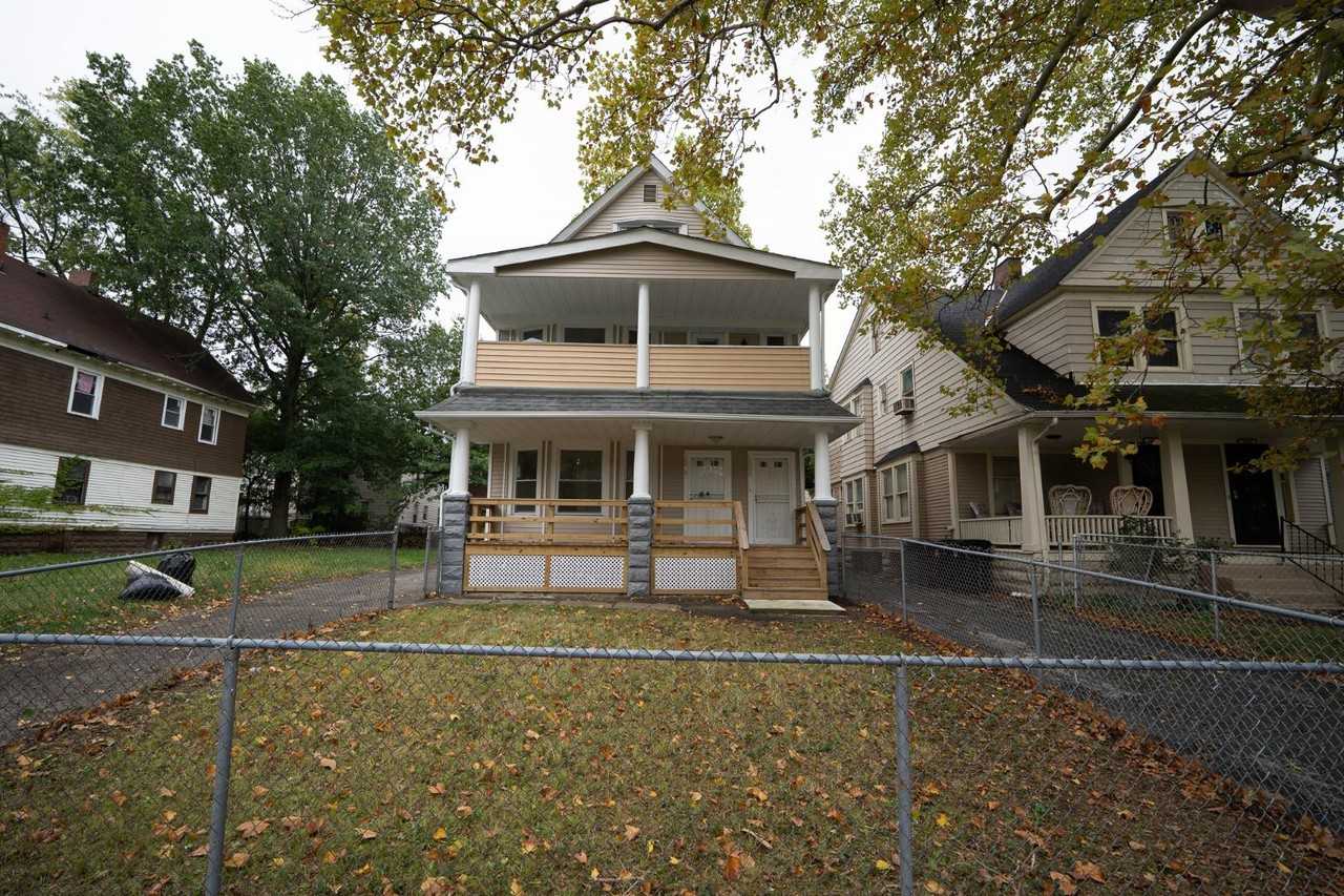 10008 Somerset Ave - Photo 2 of 23