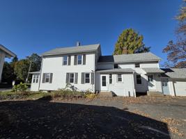 featured image of 152 Russell St #2