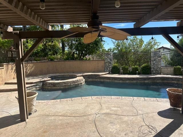3291 Royal Ridge Rd - Photo 5 of 20