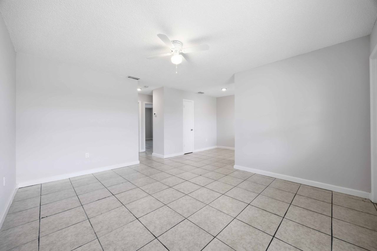 Sebring Melody Lane - Photo 3 of 11