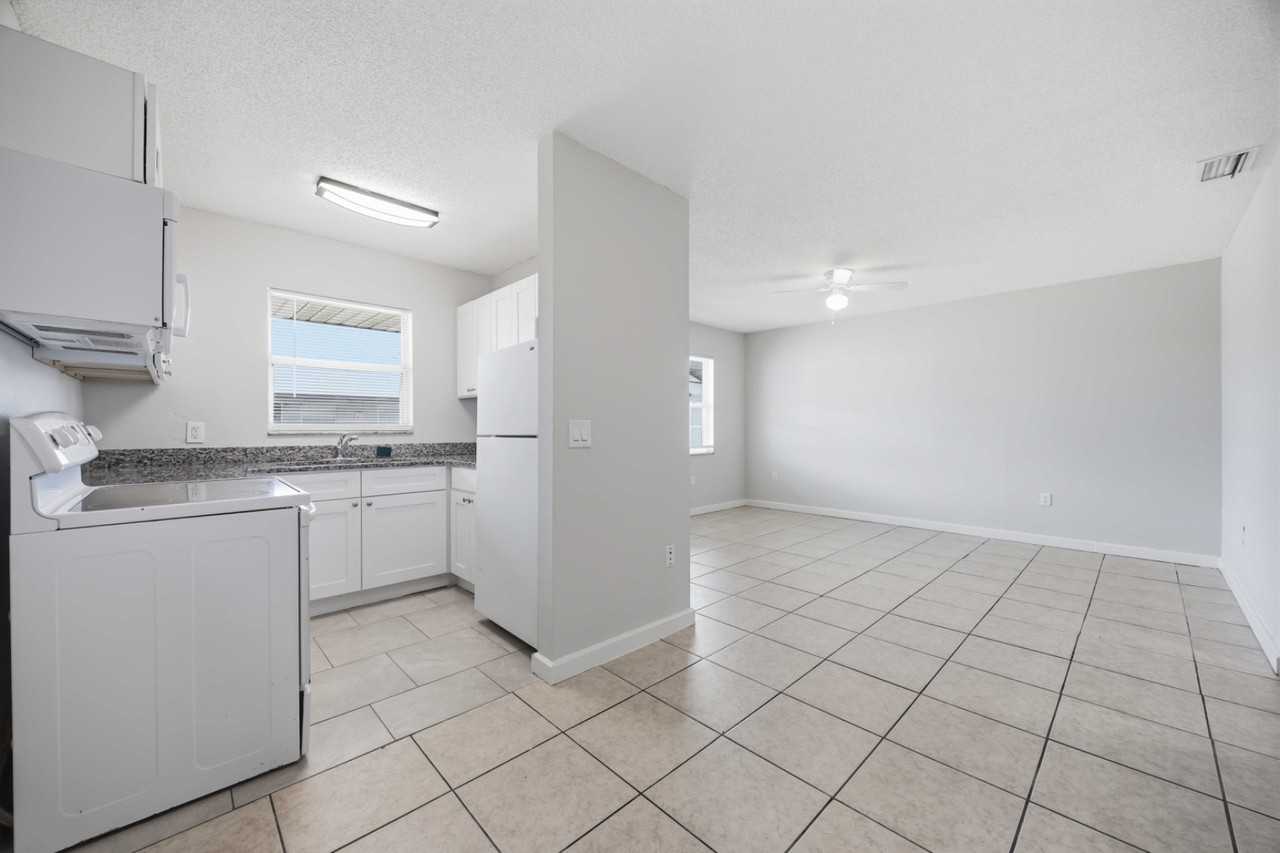 Sebring Melody Lane - Photo 5 of 11