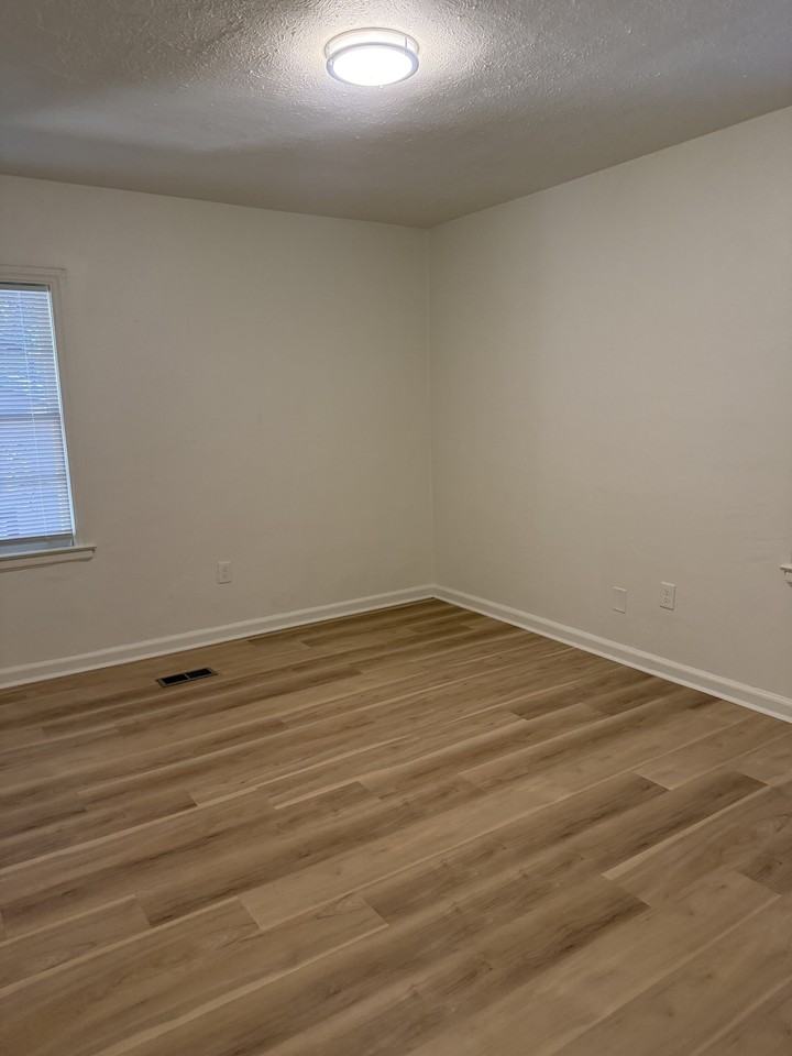 49 Patton Dr #1 - Photo 3 of 6