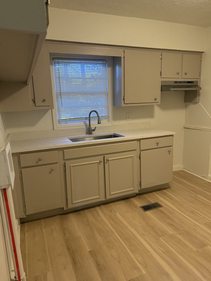 49 Patton Dr #1 - Photo 5 of 6