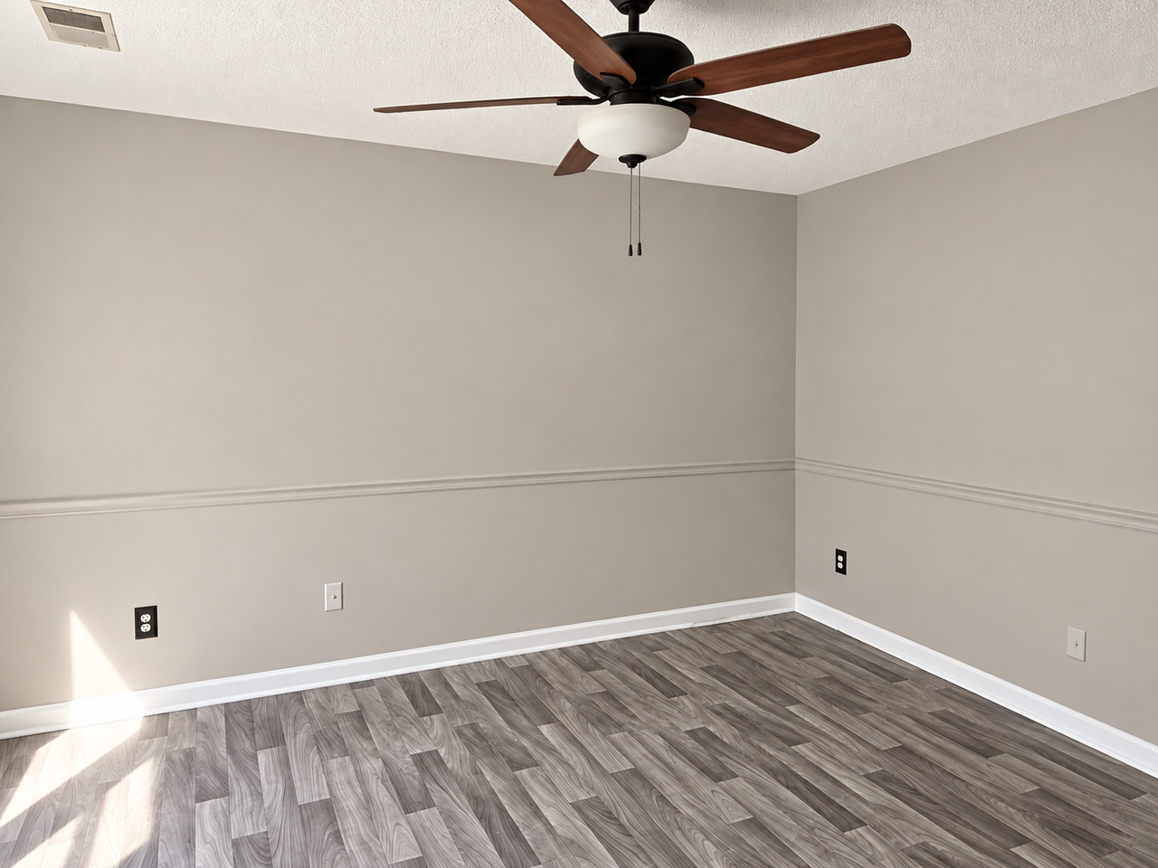 2554 Hampstead Dr #1 - Photo 3 of 7