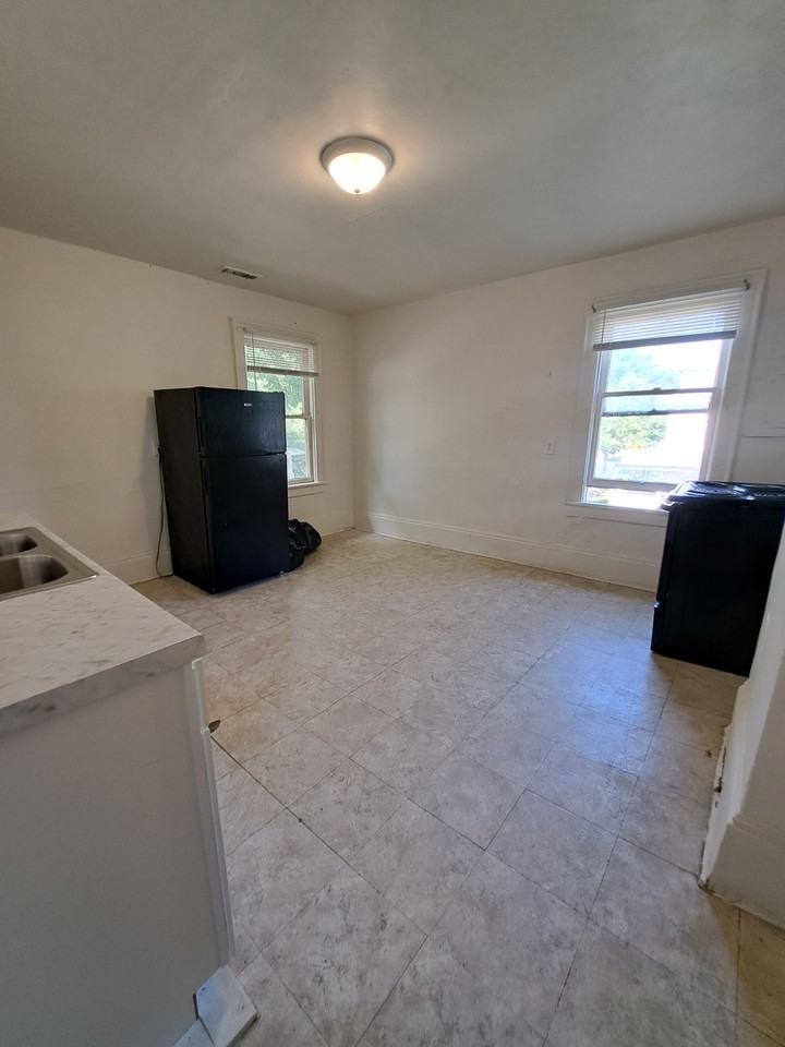 1002-1004 South Fountain Avenue - 1002 1/2 #1002-1-2 - Photo 2 of 5