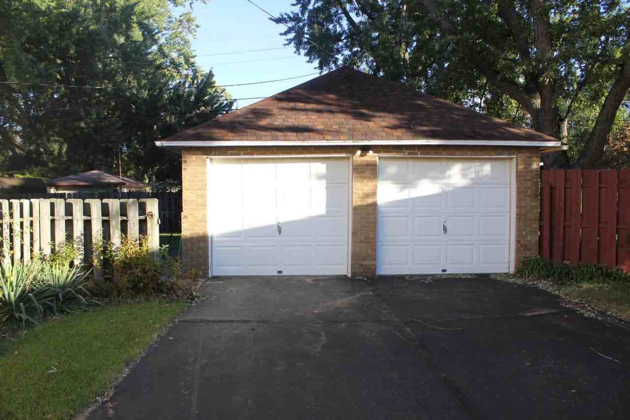 545 Western Ave - Photo 3 of 20