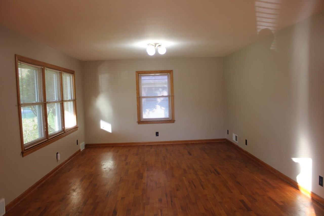 545 Western Ave - Photo 7 of 20