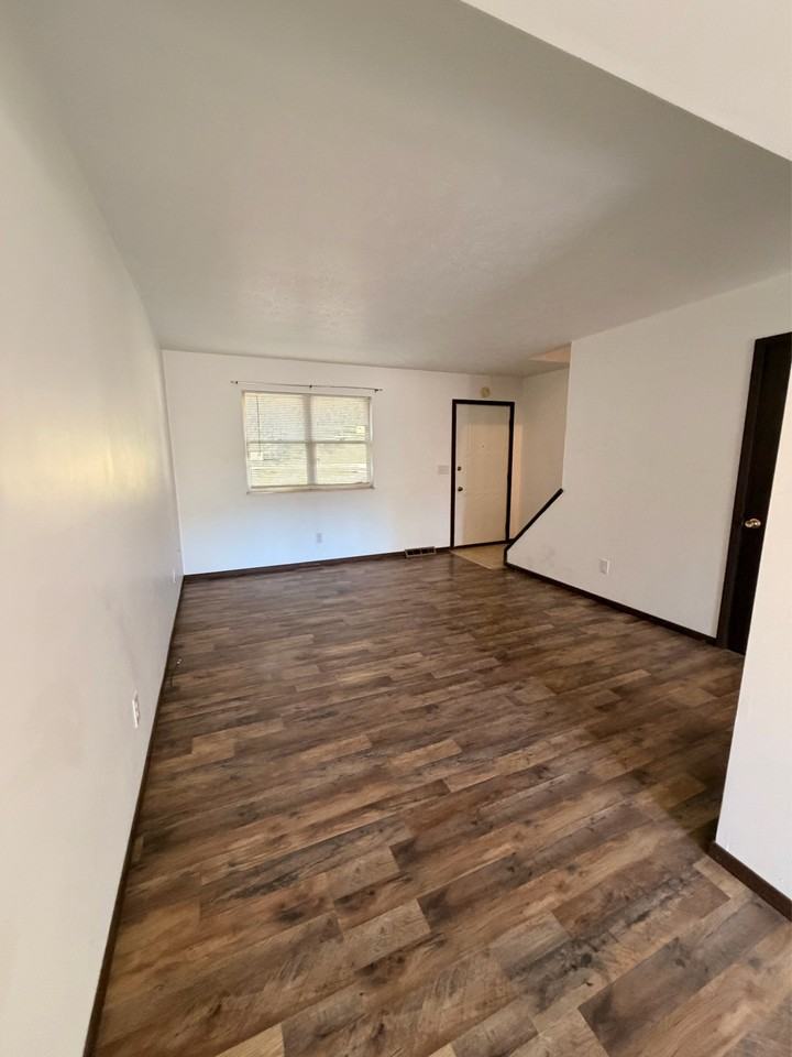 900 5th St #2 - Photo 2 of 14